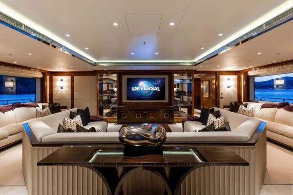 SEANNA Motor yacht for sale - Image 2