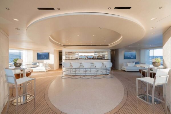 HERE COMES THE SUN Motor yacht for sale - Image 24