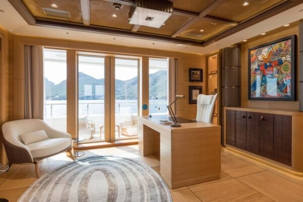 HERE COMES THE SUN Motor yacht for sale - Image 7