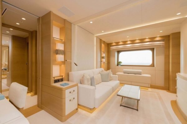 HERE COMES THE SUN Motor yacht for sale - Image 32