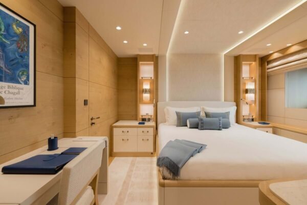 HERE COMES THE SUN Motor yacht for sale - Image 34