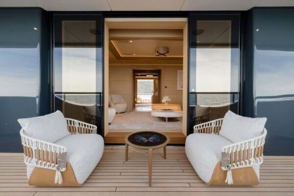 HERE COMES THE SUN Motor yacht for sale - Image 8