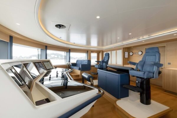 HERE COMES THE SUN Motor yacht for sale - Image 43