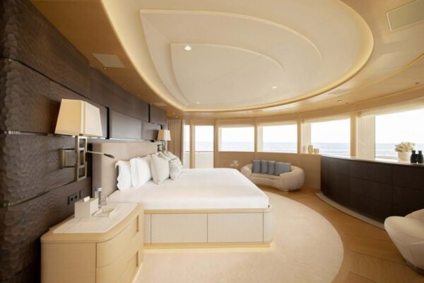 HERE COMES THE SUN Motor yacht for sale - Image 9