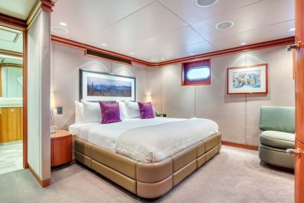 ICE BEAR Motor yacht for sale - Image 18