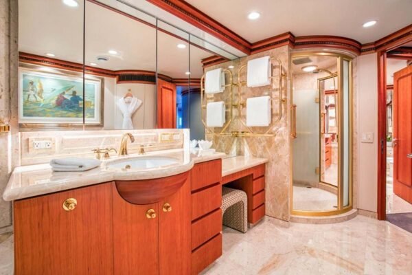 ICE BEAR Motor yacht for sale - Image 14